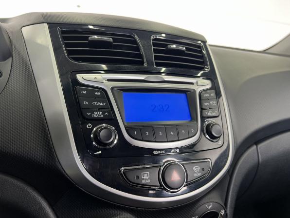 Hyundai Solaris I с пробегом 2013 года, цена 820 000 рублей, 150926 км, седан, Автокод Объявления