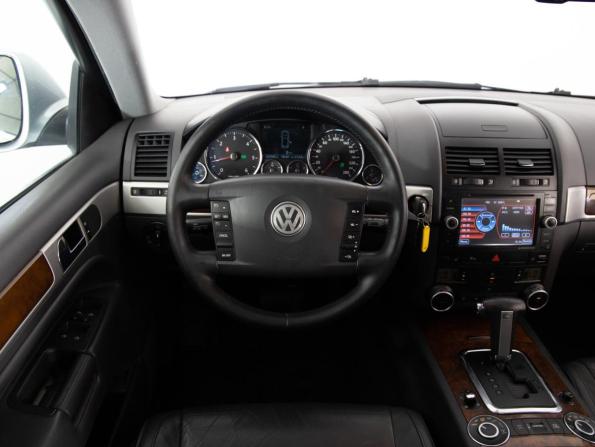 Volkswagen Touareg I Рестайлинг с пробегом 2009 года, цена 1 099 000 рублей, 245360 км, внедорожник, Автокод Объявления