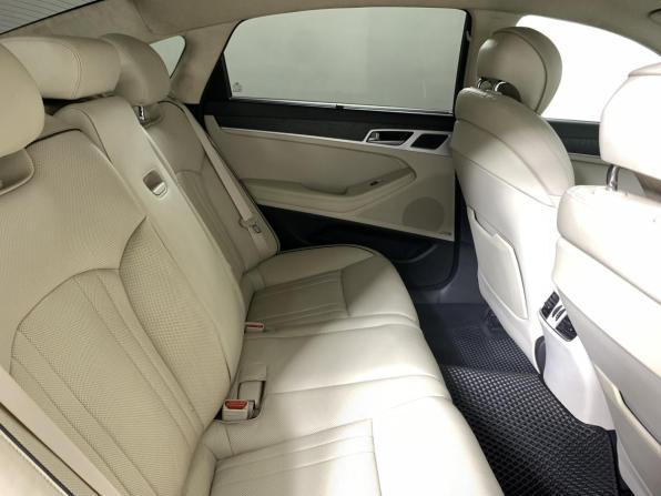 Hyundai Genesis II с пробегом 2015 года, цена 1 425 000 рублей, 188594 км, седан, Автокод Объявления