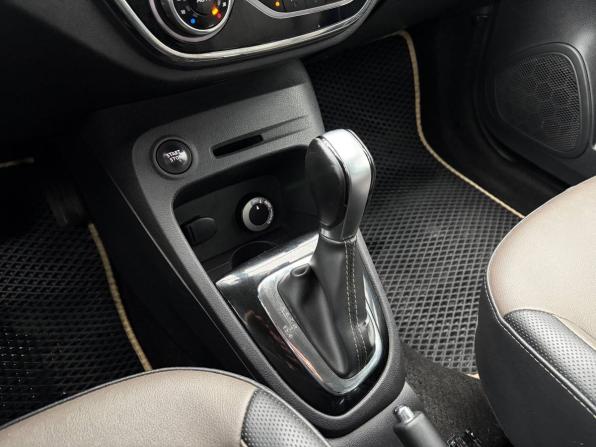 Renault Kaptur I с пробегом 2017 года, цена 1 125 000 рублей, 202000 км, внедорожник, Автокод Объявления