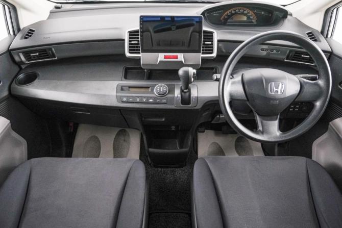 Honda Freed I с пробегом 2010 года, цена 1 049 000 рублей, 104000 км, компактвэн, Автокод Объявления