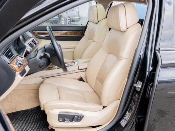 BMW 7 серии V (F01/F02/F04) Рестайлинг с пробегом 2012 года, цена 2 100 000 рублей, 271774 км, седан, Автокод Объявления