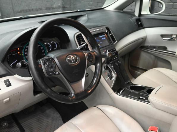 Toyota Venza I Рестайлинг с пробегом 2013 года, цена 2 300 000 рублей, 260049 км, внедорожник, Автокод Объявления