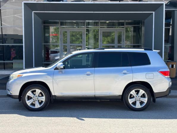 Toyota Highlander II (XU40) Рестайлинг с пробегом 2012 года, цена 1 749 000 рублей, 241000 км, внедорожник, Автокод Объявления