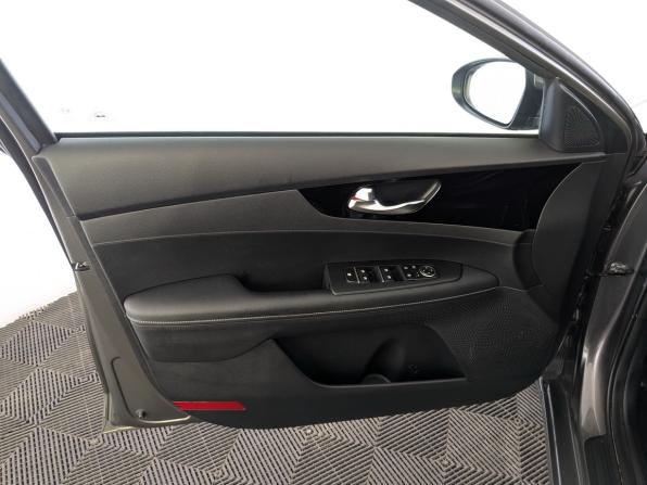 Kia Cerato IV с пробегом 2021 года, цена 1 900 000 рублей, 101335 км, седан, Автокод Объявления