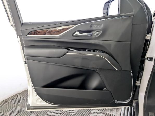 Cadillac Escalade V с пробегом 2021 года, цена 9 455 000 рублей, 46366 км, внедорожник, Автокод Объявления