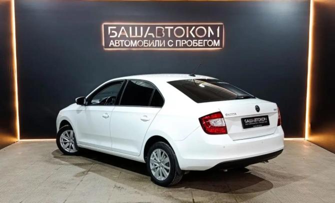 Skoda Rapid I Рестайлинг с пробегом 2017 года, цена 1 349 000 рублей, 65708 км, лифтбек, Автокод Объявления