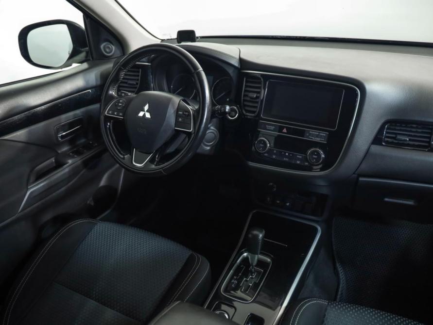 Mitsubishi Outlander III Рестайлинг 3 Санкт-Петербург  - изображение 9