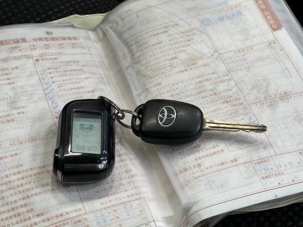 Toyota Vitz III (XP130) Рестайлинг с пробегом 2015 года, цена 799 000 рублей, 137000 км, хэтчбек, Автокод Объявления