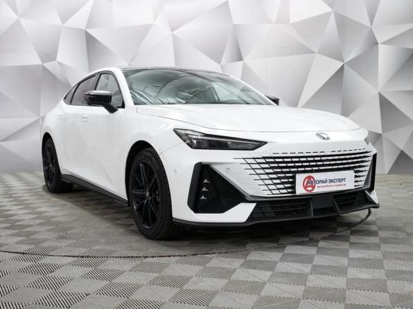 Changan UNI-V I с пробегом 2024 года, цена 2 433 000 рублей, 28195 км, лифтбек, Автокод Объявления