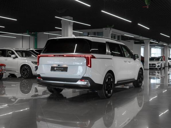 Kia Carnival IV Рестайлинг с пробегом 2025 года, цена 5 600 000 рублей, 12428 км, минивэн, Автокод Объявления