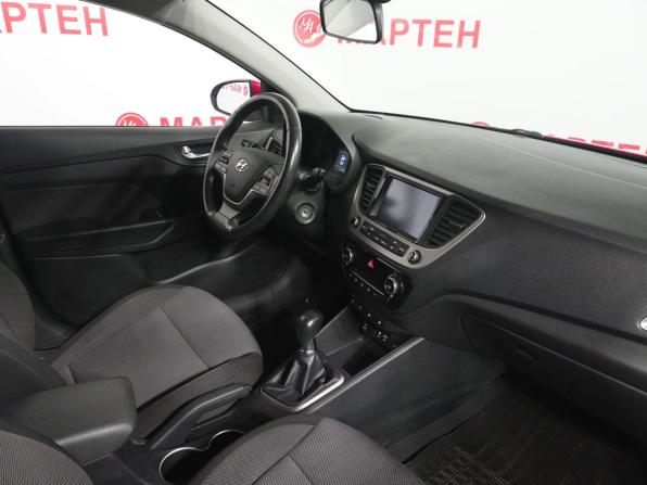 Hyundai Solaris II с пробегом 2018 года, цена 1 225 000 рублей, 126314 км, седан, Автокод Объявления