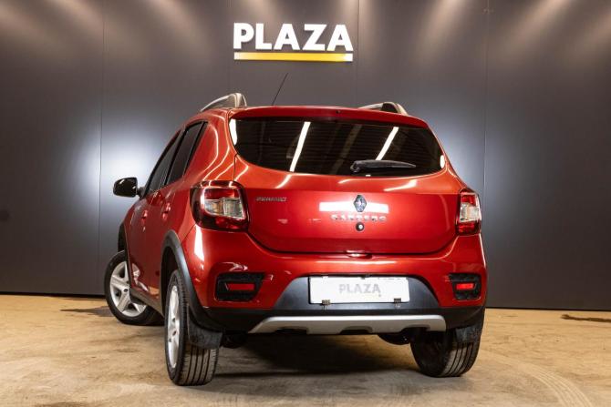 Renault Sandero II с пробегом 2015 года, цена 999 000 рублей, 114784 км, хэтчбек, Автокод Объявления