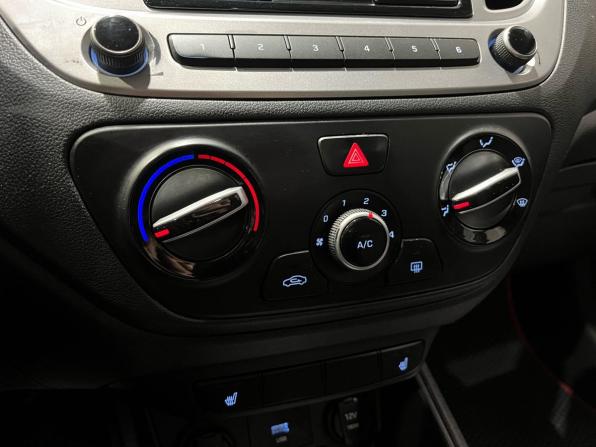 Hyundai Solaris II Рестайлинг с пробегом 2021 года, цена 1 248 000 рублей, 100308 км, седан, Автокод Объявления