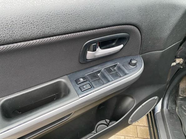Suzuki Grand Vitara II Рестайлинг с пробегом 2011 года, цена 900 000 рублей, 213463 км, внедорожник, Автокод Объявления
