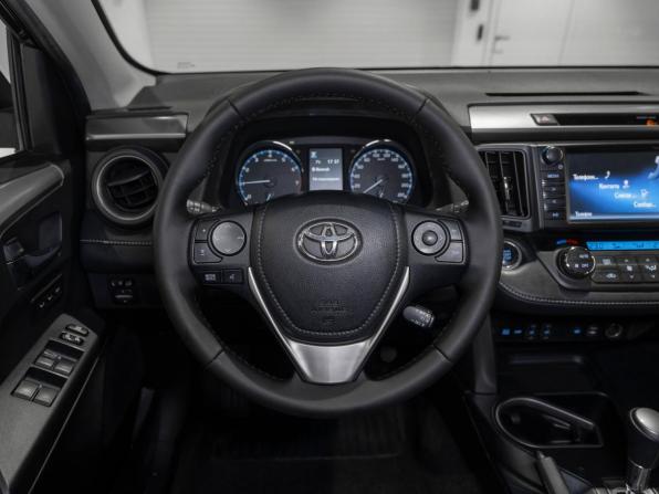 Toyota RAV4 IV (XA40) Рестайлинг с пробегом 2017 года, цена 2 690 000 рублей, 84637 км, внедорожник, Автокод Объявления