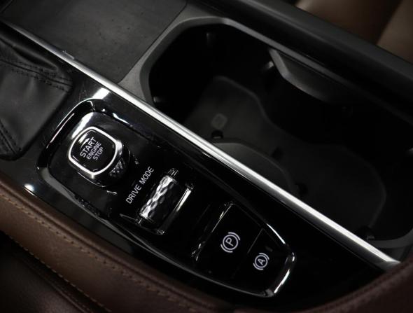 Volvo XC90 II Рестайлинг 1 с пробегом 2021 года, цена 4 090 000 рублей, 155159 км, внедорожник, Автокод Объявления