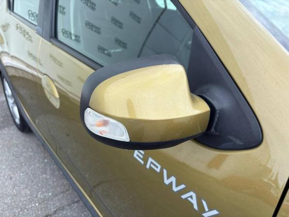 Renault Sandero II с пробегом 2015 года, цена 750 000 рублей, 90000 км, хэтчбек, Автокод Объявления