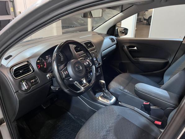 Volkswagen Polo V Рестайлинг с пробегом 2019 года, цена 1 394 000 рублей, 140790 км, седан, Автокод Объявления
