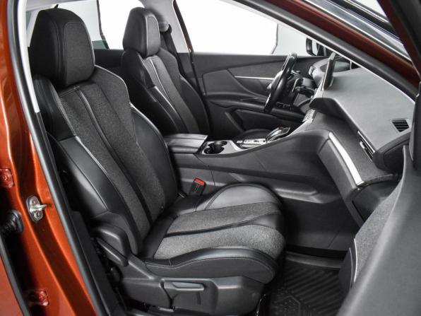 Peugeot 3008 II с пробегом 2017 года, цена 1 700 000 рублей, 186146 км, внедорожник, Автокод Объявления