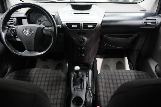 Toyota iQ с пробегом 2009 года, цена 849 000 рублей, 125000 км, хэтчбек, Автокод Объявления