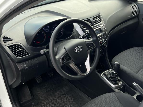 Hyundai Solaris I Рестайлинг с пробегом 2015 года, цена 1 150 000 рублей, 92267 км, седан, Автокод Объявления