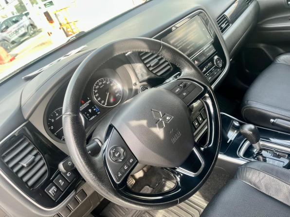 Mitsubishi Outlander III Рестайлинг 3 с пробегом 2018 года, цена 1 949 000 рублей, 114000 км, внедорожник, Автокод Объявления