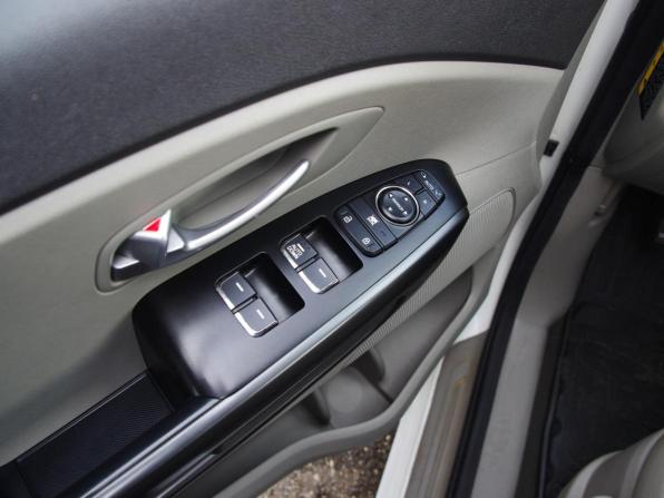 Kia Carnival III с пробегом 2017 года, цена 2 380 000 рублей, 118000 км, минивэн, Автокод Объявления