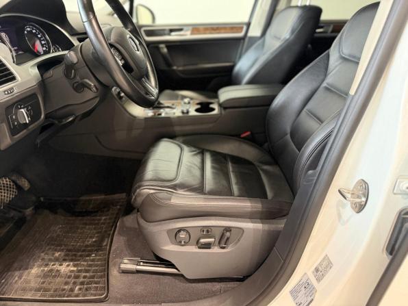 Volkswagen Touareg II Рестайлинг с пробегом 2018 года, цена 3 350 000 рублей, 169436 км, внедорожник, Автокод Объявления