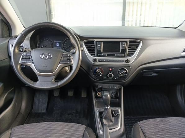 Hyundai Solaris II с пробегом 2018 года, цена 1 347 000 рублей, 59533 км, седан, Автокод Объявления