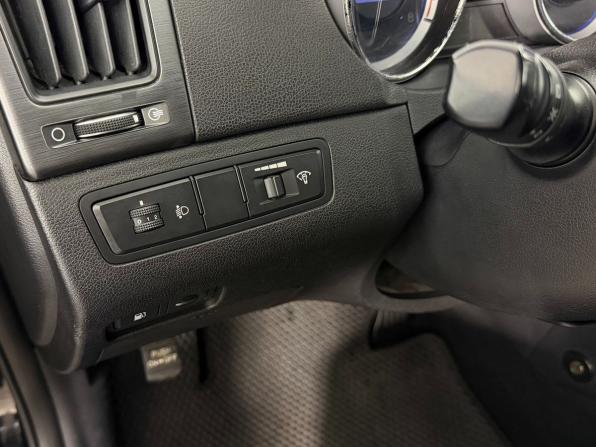 Hyundai Sonata VI (YF) с пробегом 2011 года, цена 1 100 000 рублей, 212300 км, седан, Автокод Объявления