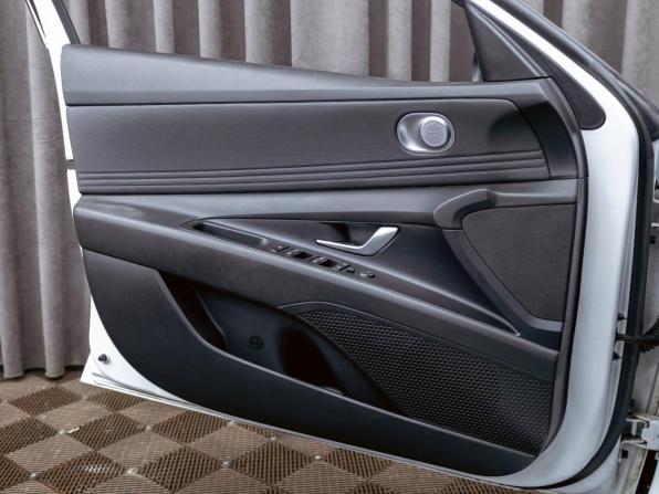 Hyundai Elantra VII (CN7) с пробегом 2022 года, цена 1 695 000 рублей, 72371 км, седан, Автокод Объявления