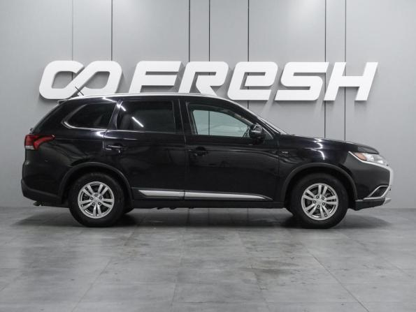 Mitsubishi Outlander III Рестайлинг 2 с пробегом 2016 года, цена 1 999 000 рублей, 187040 км, внедорожник, Автокод Объявления