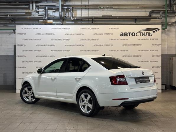 Skoda Octavia III (A7) Рестайлинг с пробегом 2017 года, цена 1 559 000 рублей, 175000 км, лифтбек, Автокод Объявления