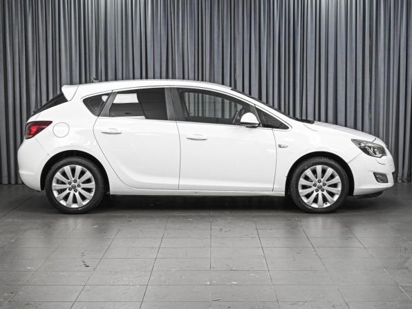 Opel Astra J с пробегом 2011 года, цена 750 000 рублей, 93634 км, хэтчбек, Автокод Объявления