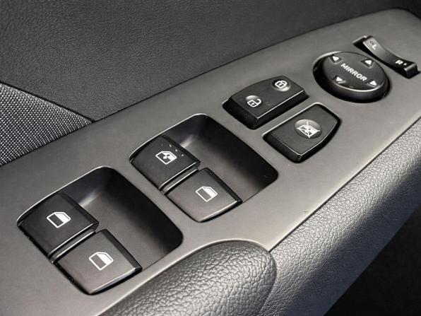 Hyundai Solaris II с пробегом 2017 года, цена 1 097 000 рублей, 159237 км, седан, Автокод Объявления