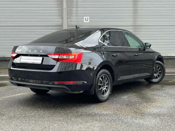 Skoda Superb III Рестайлинг с пробегом 2021 года, цена 2 099 000 рублей, 139031 км, лифтбек, Автокод Объявления