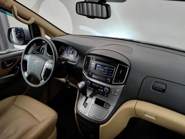 Hyundai H-1 II Рестайлинг 2 с пробегом 2018 года, цена 2 555 000 рублей, 207886 км, минивэн, Автокод Объявления