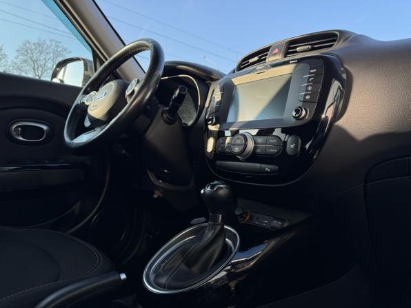Kia Soul II Рестайлинг с пробегом 2019 года, цена 1 620 000 рублей, 78000 км, хэтчбек, Автокод Объявления