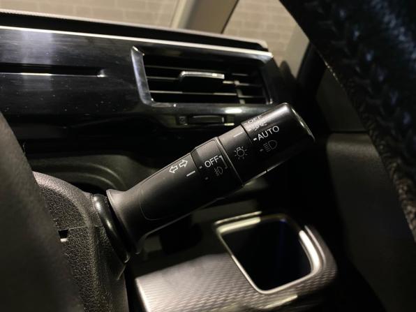 Honda Stepwgn V Рестайлинг с пробегом 2019 года, цена 2 575 000 рублей, 156620 км, минивэн, Автокод Объявления