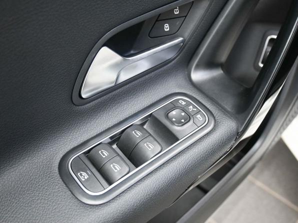 Mercedes-Benz A-Класс IV (W177) с пробегом 2020 года, цена 3 049 900 рублей, 80000 км, седан, Автокод Объявления