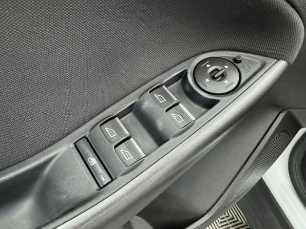 Ford Focus III Рестайлинг с пробегом 2018 года, цена 1 290 000 рублей, 103290 км, хэтчбек, Автокод Объявления