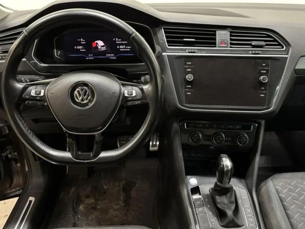 Volkswagen Tiguan II с пробегом 2019 года, цена 2 599 000 рублей, 131400 км, внедорожник, Автокод Объявления