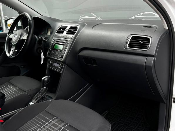 Volkswagen Polo V с пробегом 2015 года, цена 839 500 рублей, 123988 км, седан, Автокод Объявления