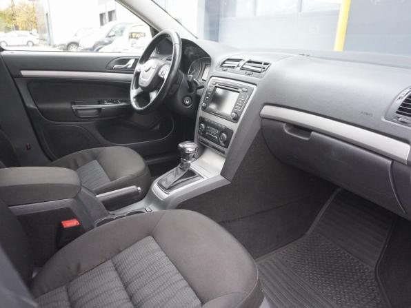 Skoda Octavia II (A5) Рестайлинг с пробегом 2012 года, цена 848 000 рублей, 210672 км, лифтбек, Автокод Объявления