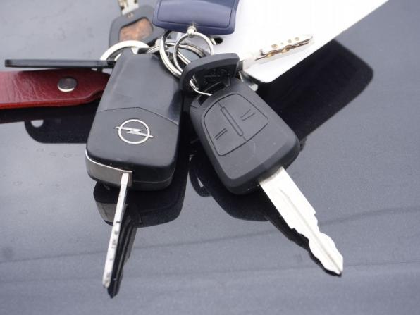 Opel Antara I Рестайлинг с пробегом 2014 года, цена 1 113 000 рублей, 218250 км, внедорожник, Автокод Объявления