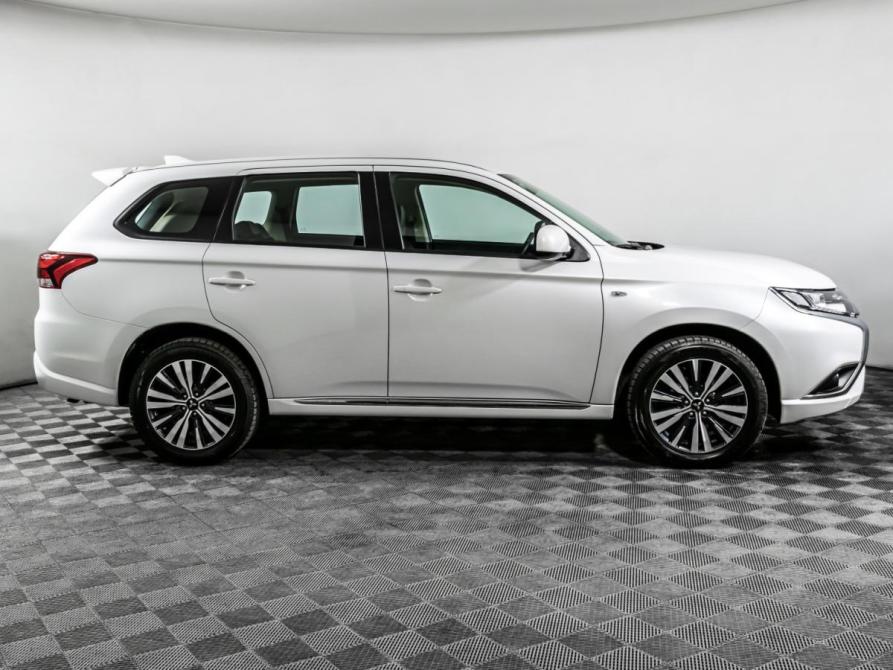 Mitsubishi Outlander III Рестайлинг 3 Москва  - изображение 4