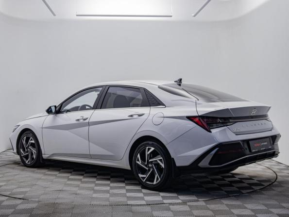 Hyundai Elantra VII (CN7) Рестайлинг с пробегом 2023 года, цена 2 340 000 рублей, 8500 км, седан, Автокод Объявления