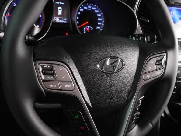 Hyundai Santa Fe III с пробегом 2015 года, цена 1 699 000 рублей, 230572 км, внедорожник, Автокод Объявления