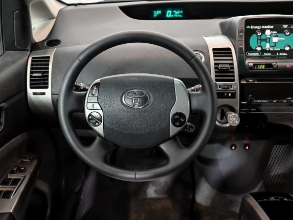 Toyota Prius II Рестайлинг (XW20) с пробегом 2008 года, цена 800 000 рублей, 148164 км, лифтбек, Автокод Объявления